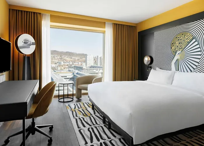 Hotels with a view Renaissance Zurich Tower